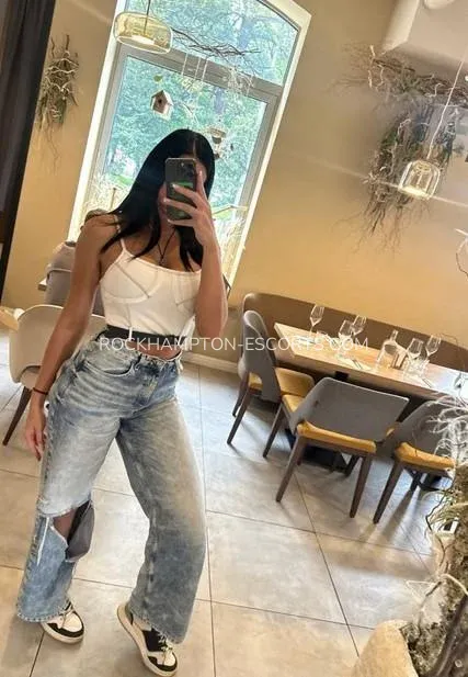 Rockhampton escorts Laura — 7